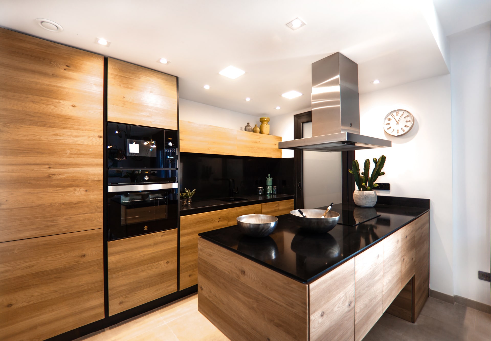 ialicante-mediterranean-homes-475751-unsplash-min.jpg